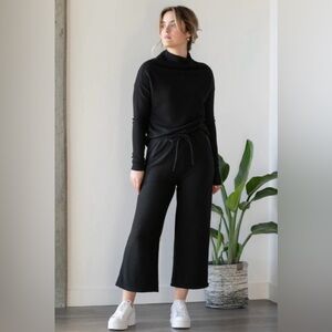 Rebecca King Black Rib Knit Culottes Pants